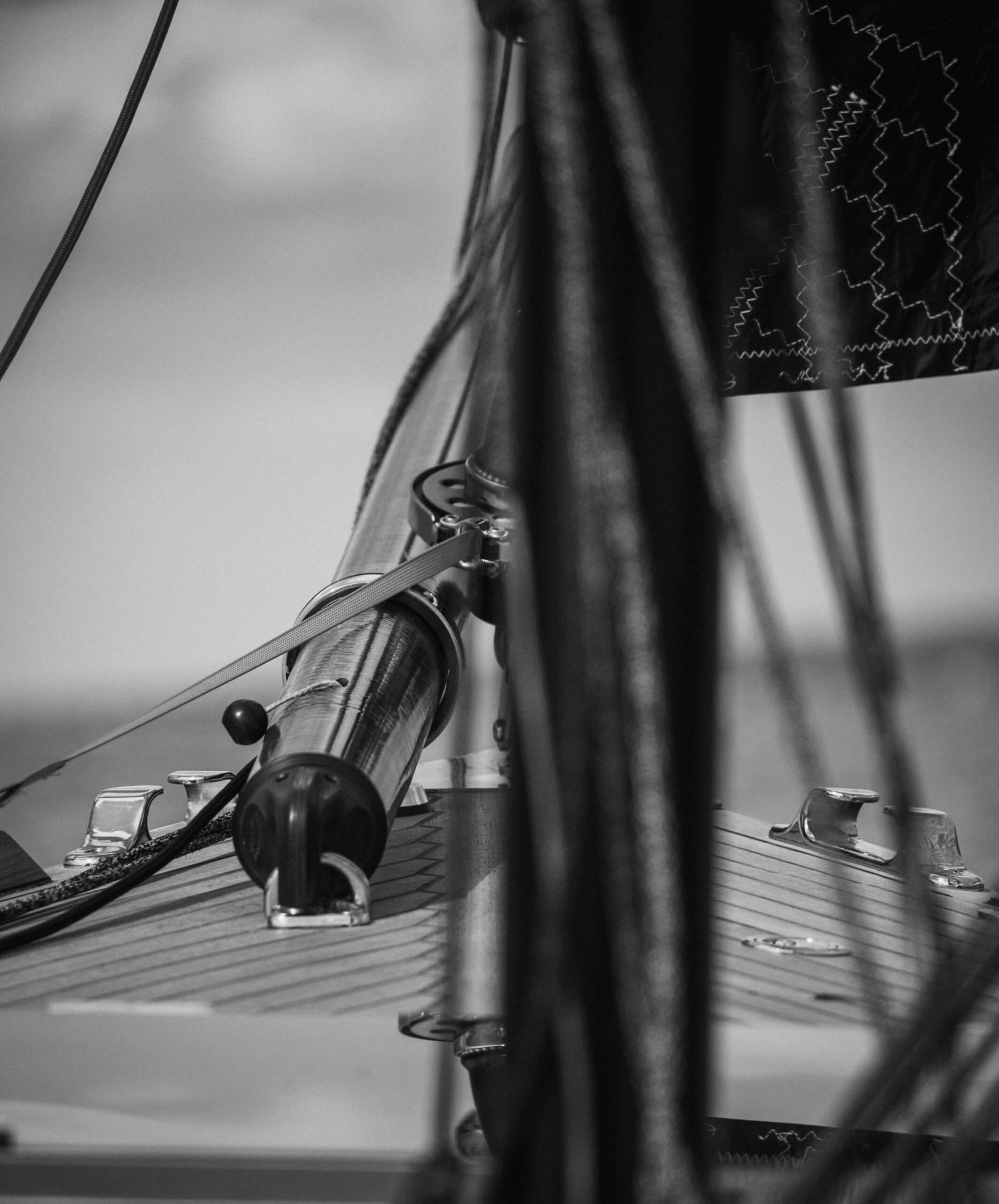 Avant d'un voilier Dayboat CAPE COD 896 : vue du pied de mât jusqu'au bout-dehors