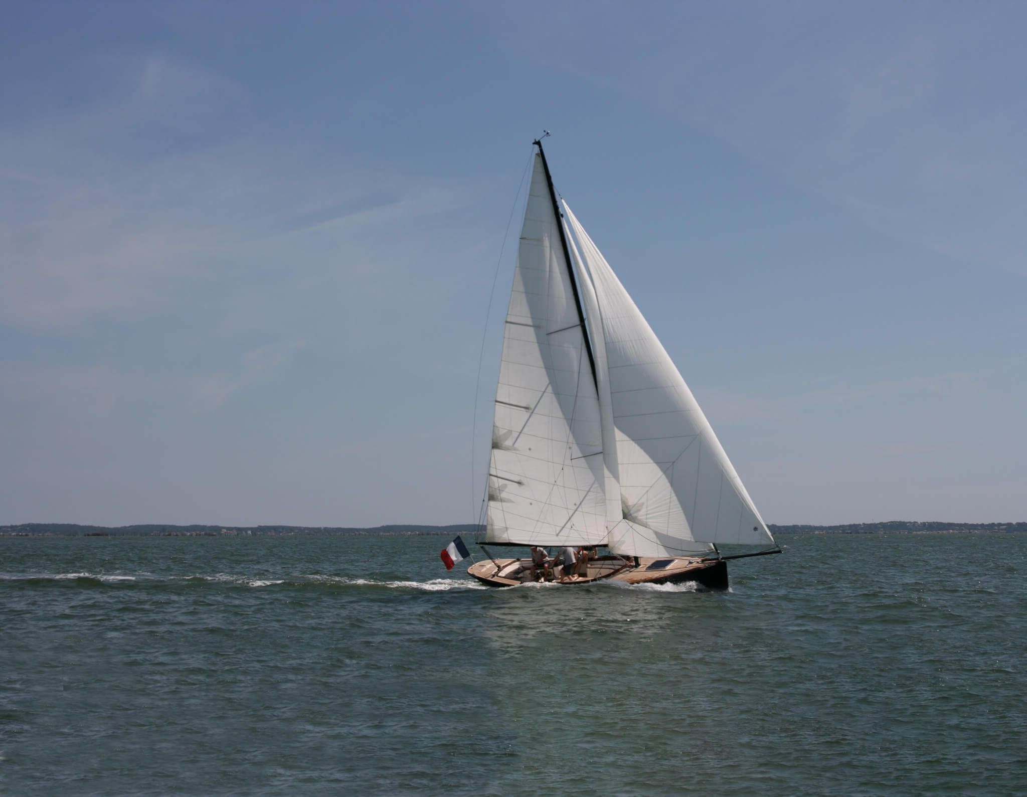 Voile magazine : un dayboat de luxe et au cockpit de rêve - Rosewest