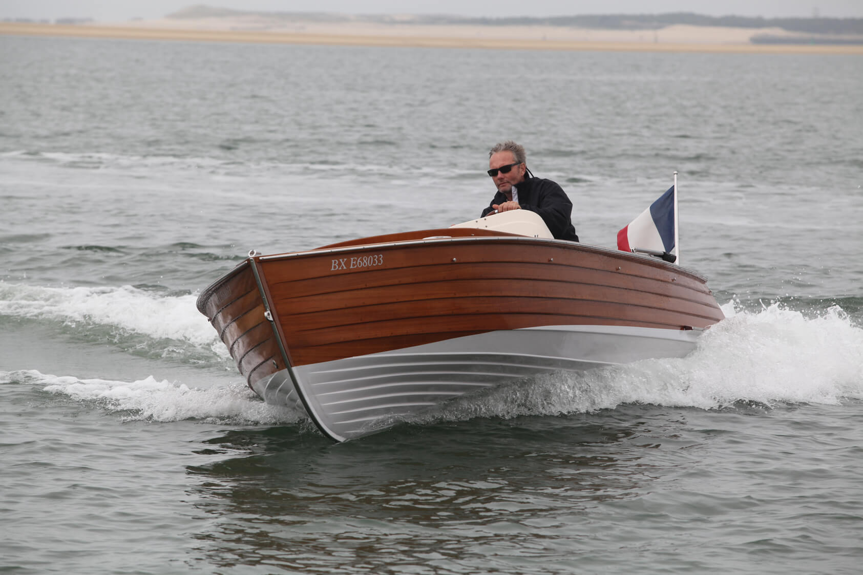 Tanaka, bateau à moteur du chantier