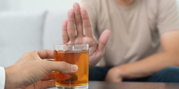 Hindari Minum Alkohol Berlebihan