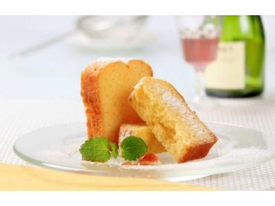 Winnie's Superb Pound Cake With Vanilla Sauce