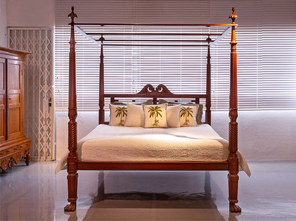 Anglo Indian Mahogany Four Poster Bed The Past Perfect Collection