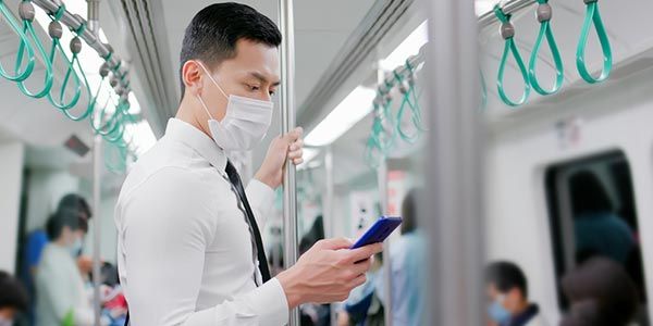 Menggunakan Masker Mencegah Covid