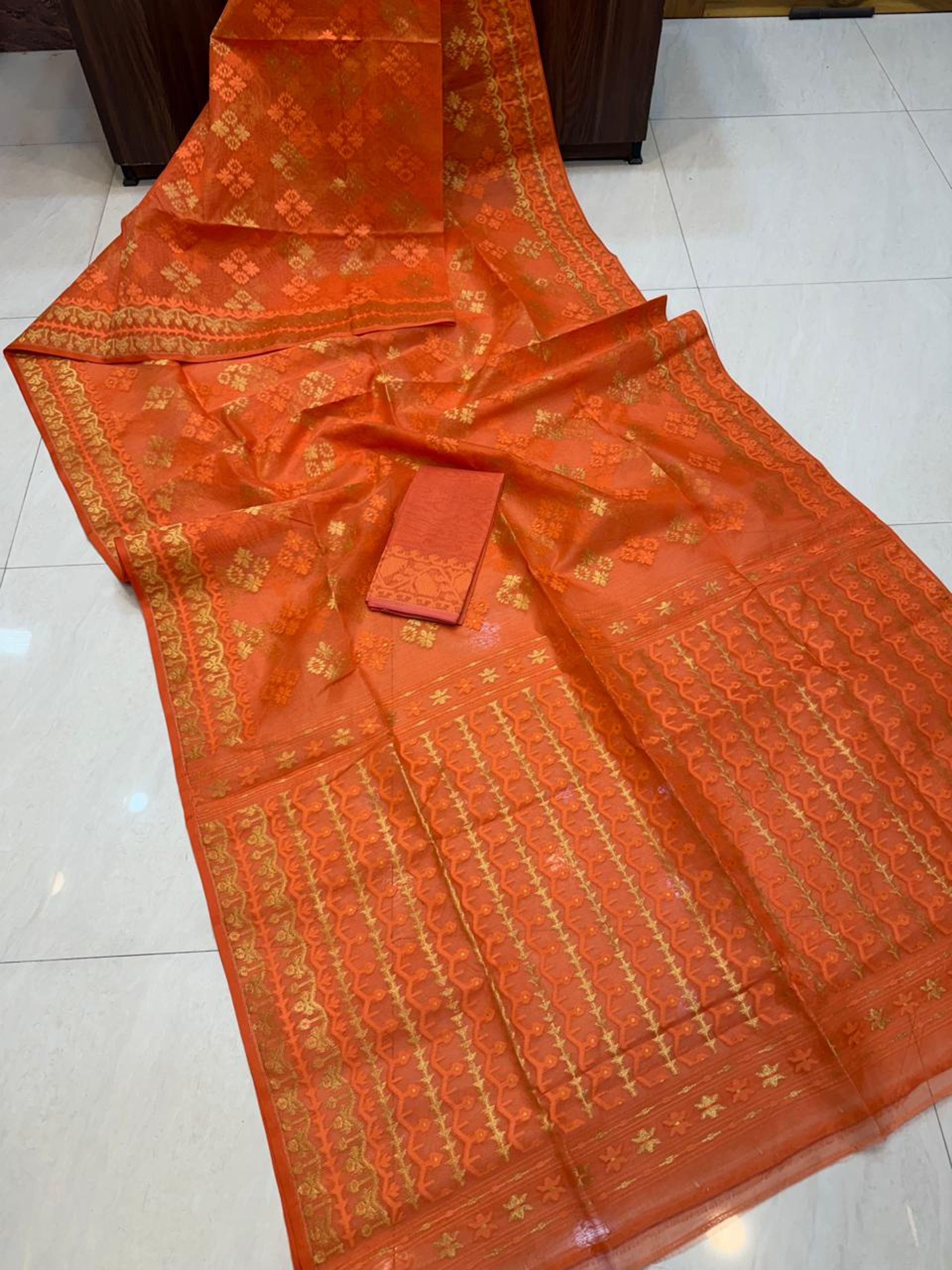 Golden Beige Half Silk Dhakai Jamdani Saree with Woven Motifs | With Blouse Piece — image 4