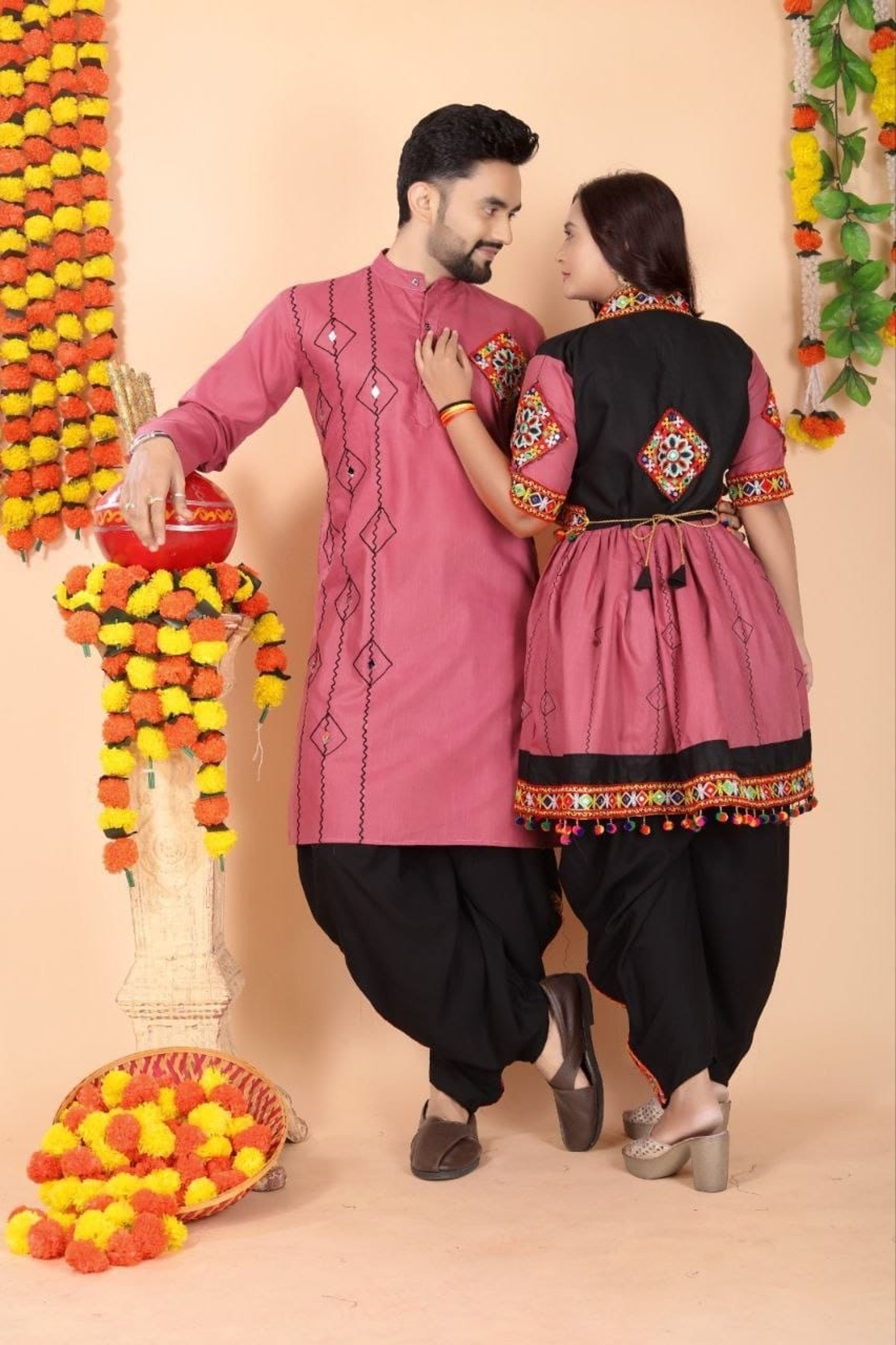 Couple Navratri Kediya Kurta Dhoti Set – Black, Multiple Colors — image 4