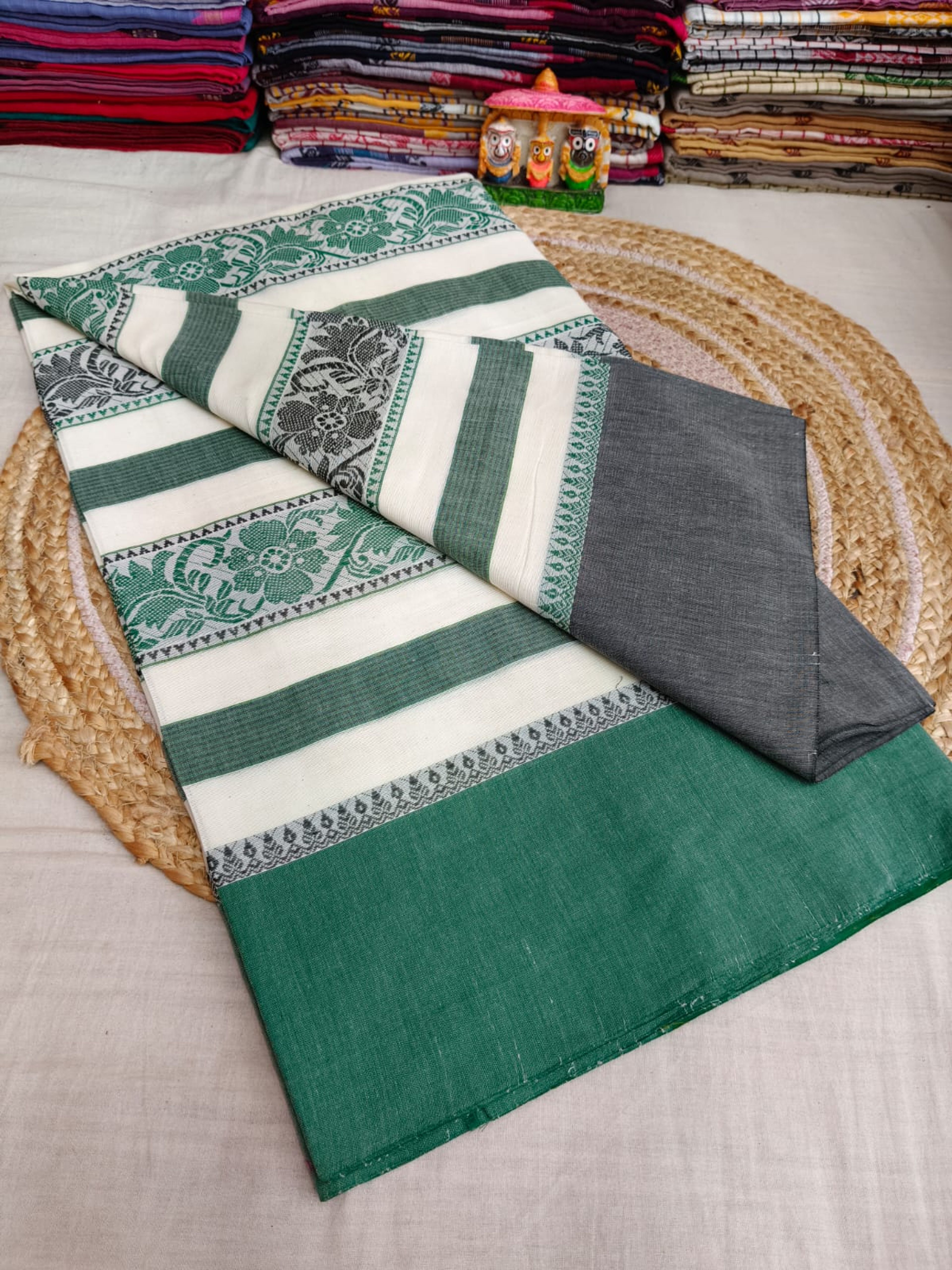 Authentic Dhonekhali Cotton Saree – Ivory with Paisley Border, Multi — image 5