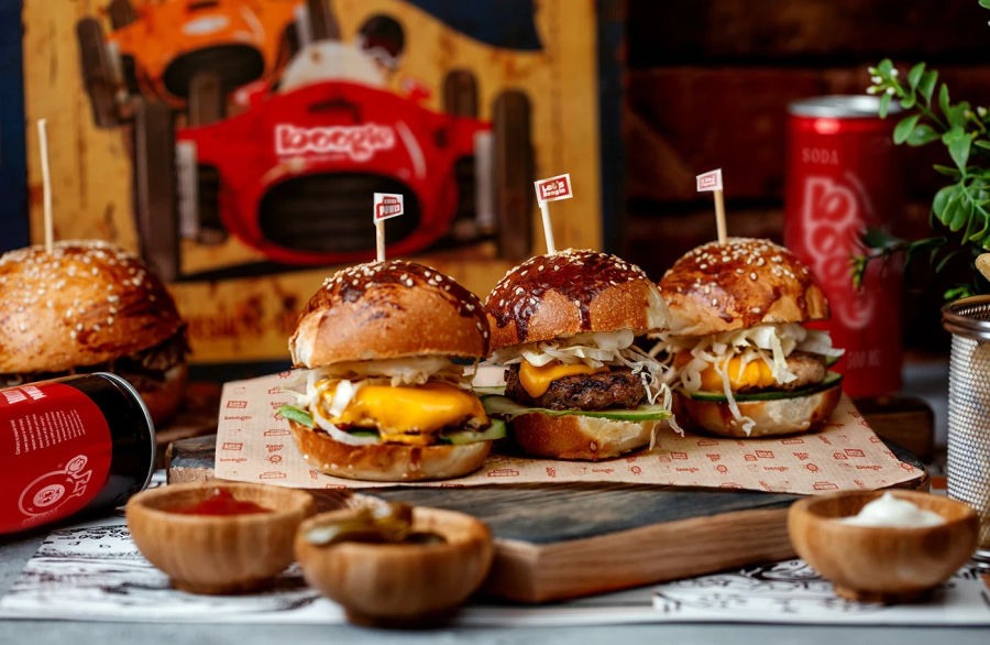 Boogie - premier burger joint | Branding
