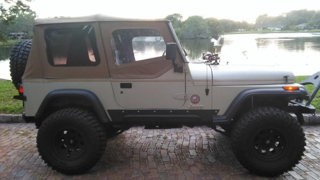 1992 Jeep Wrangler Sahara Sport Utility 2 Door 4.0L for sale