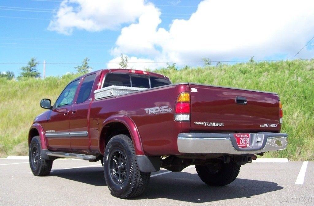well equipped 2004 Toyota Tundra offorad