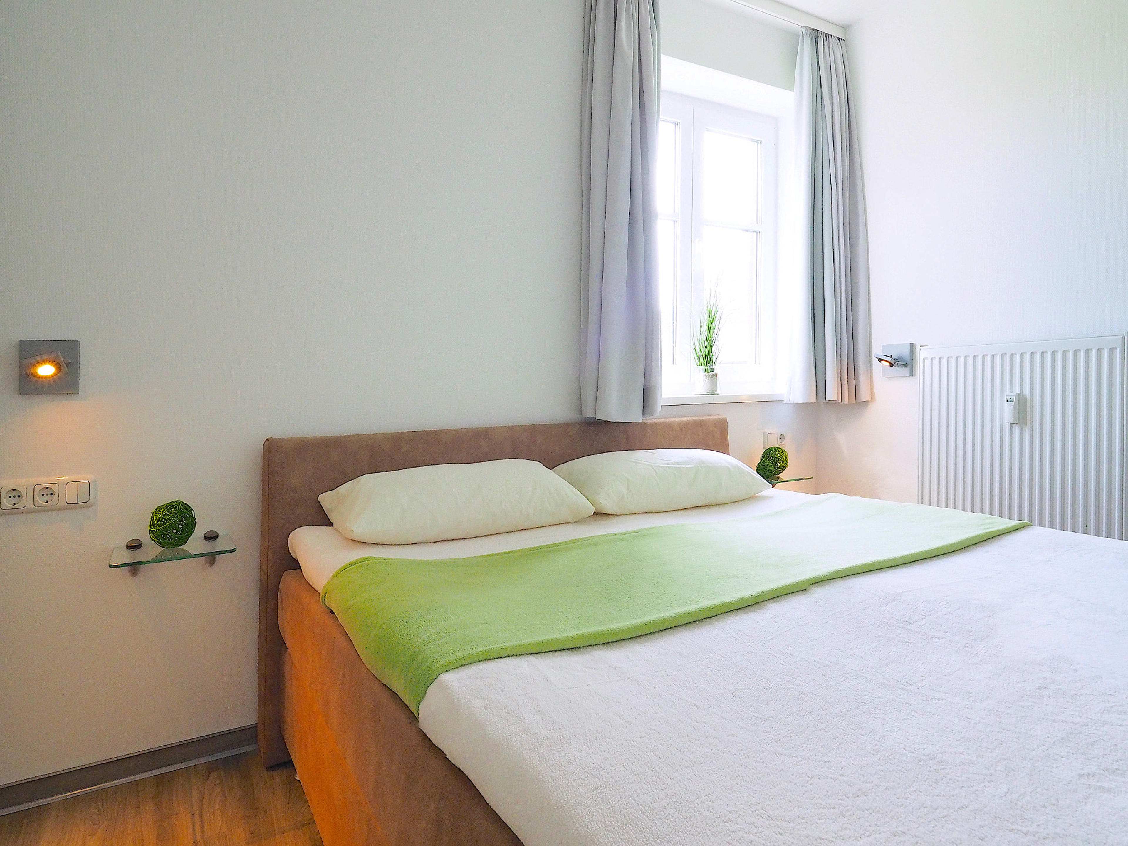 Schlafzimmer  mit Doppelbett