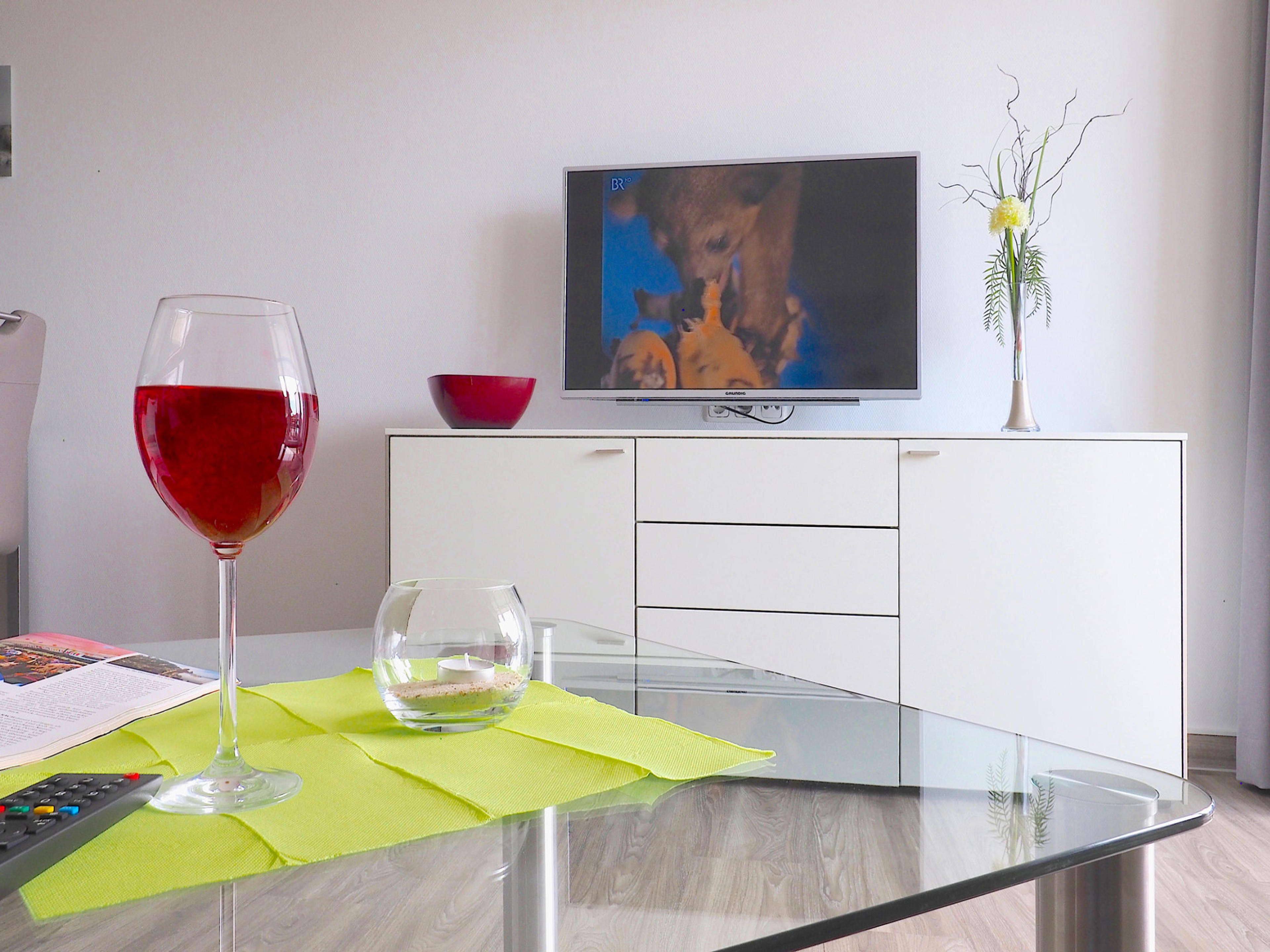 Wohnzimmer Sideboard mit Flatscreen-TV