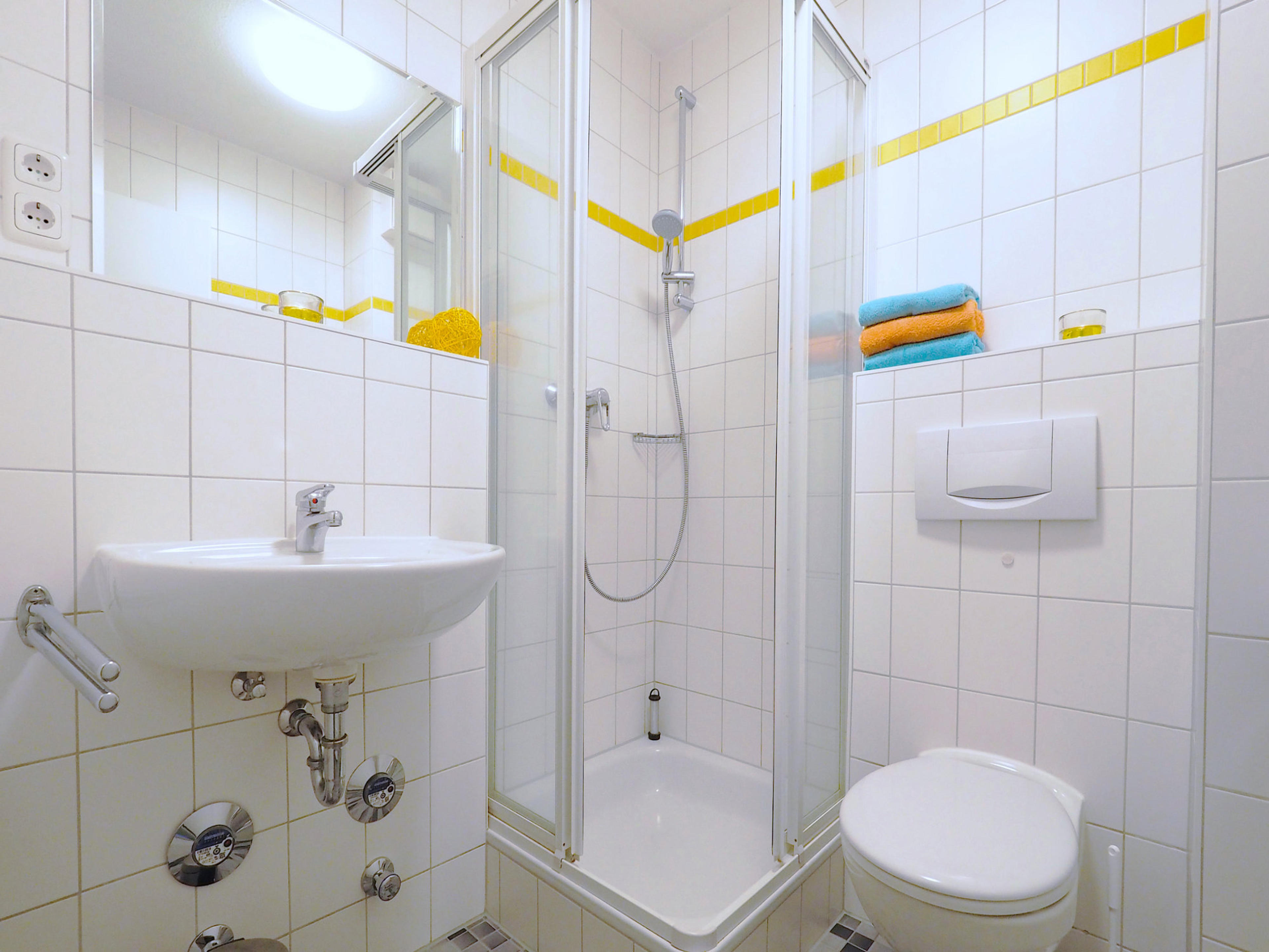 Residenz am Park, Ferienwohnung 08, Duschbad mit WC und Waschbecken