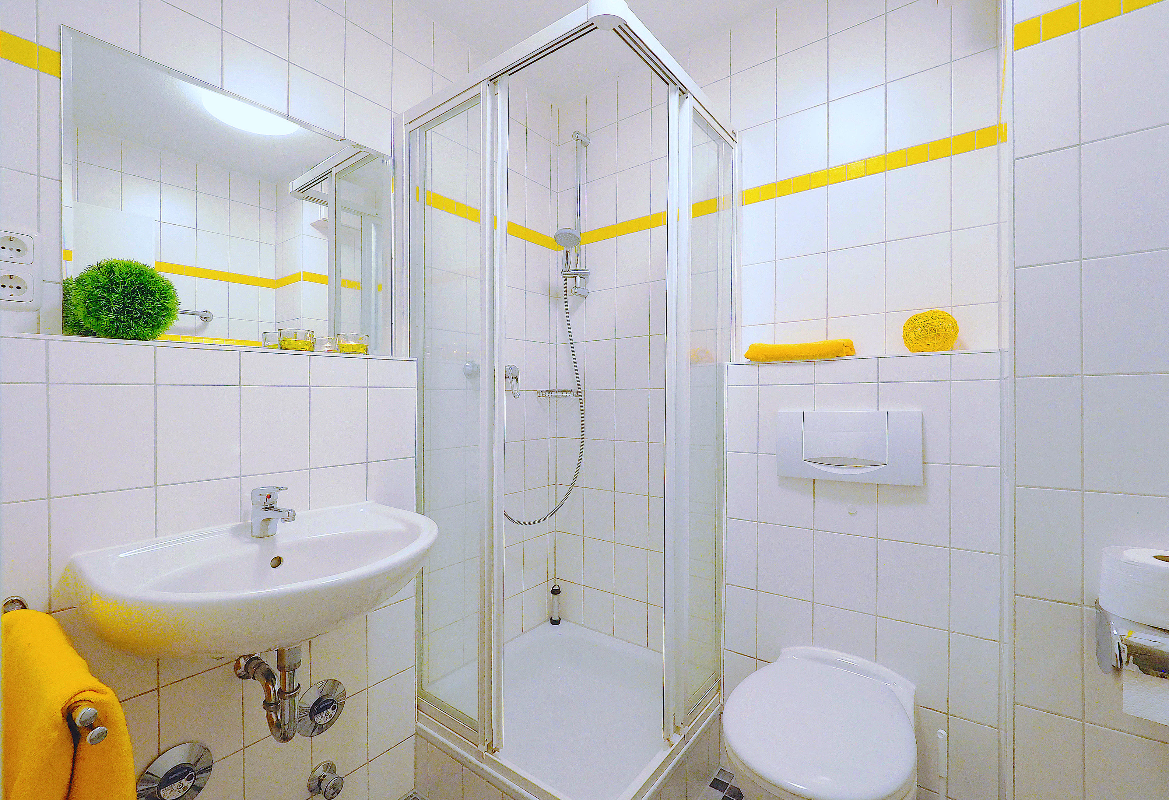 Residenz am Park, Ferienwohnung 17, Duschbad mit Waschbecken und WC