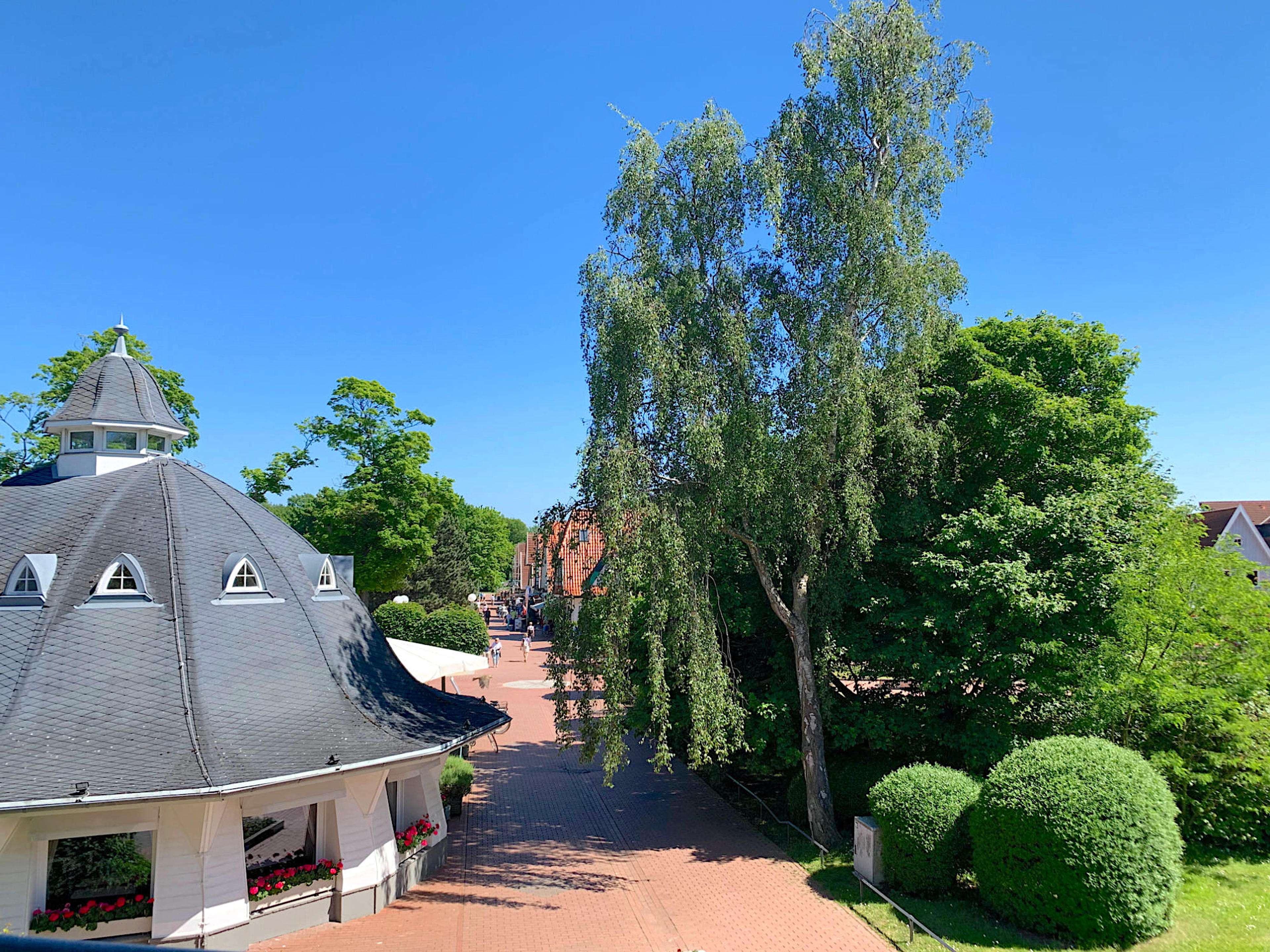 Blick vom zweiten Balkon in die Mittelpromenade 