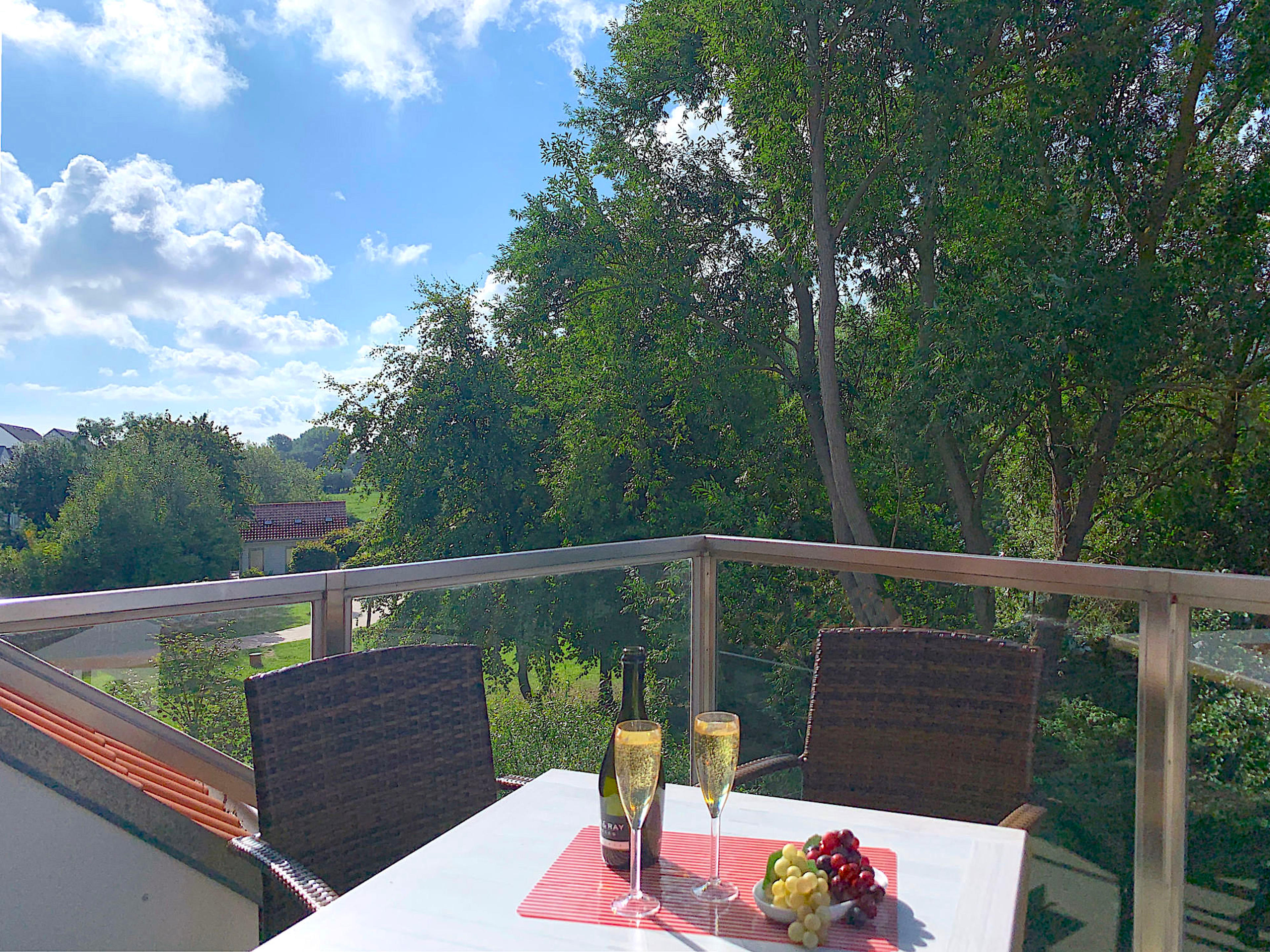 Weidenblick, Ferienwohnung 09, möblierter Balkon Richtung Süden