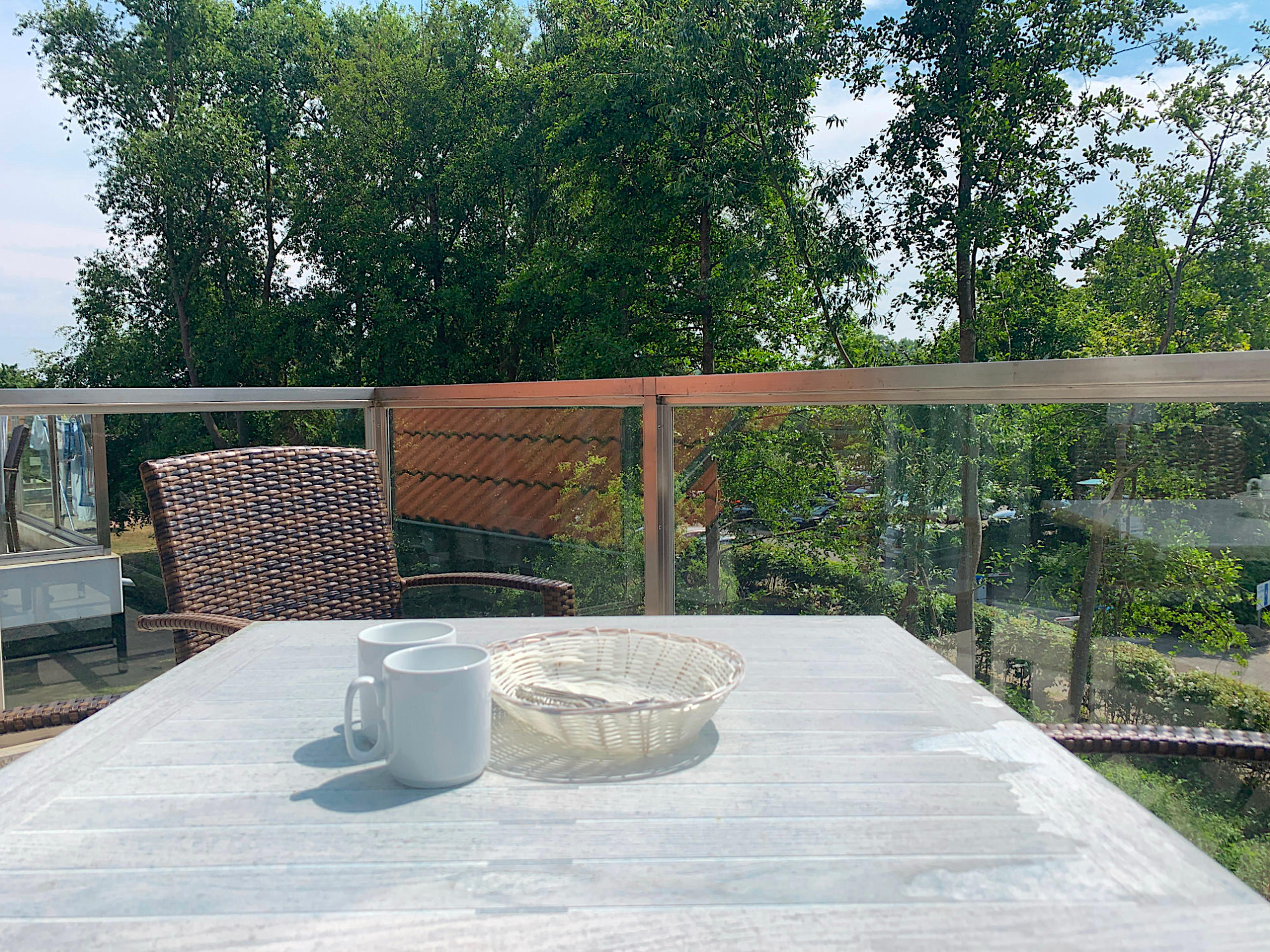 Weidenblick, Ferienwohnung 12, möblierter Balkon Richtung Süden