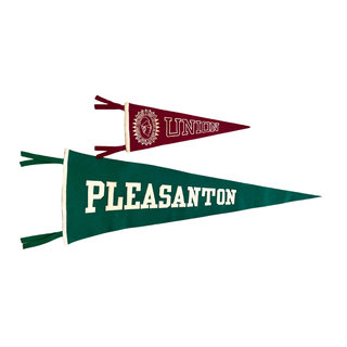 Vintage felt flag set