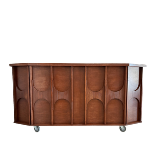 Modern Bar
Arch Bar
Walnut Bar
Modern Bar