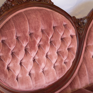 Gwyneth Loveseat - Mad Hatter Vintage Rentals