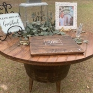 Barrel table with tonguee and grove round top