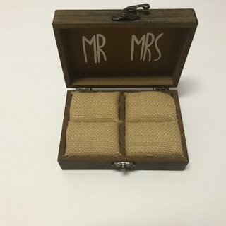 Small wood box with burlap ring placement on inside