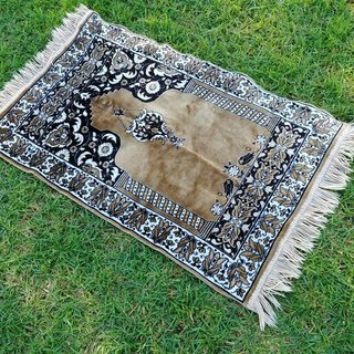 Mini Floral Gold Tassel Rug