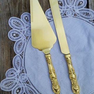Gold Cake Knife Set for Wedding Cake Table