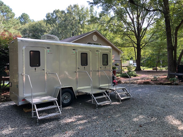 bathroom trailer 
