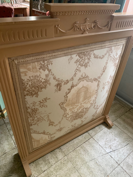 Tan & Toile fireplace screen