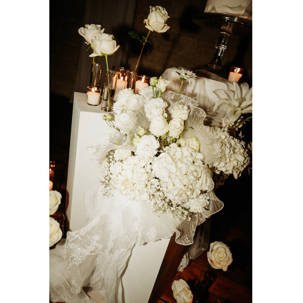 Ivory Pedestal (medium)