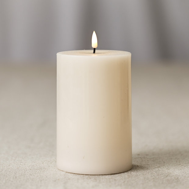 CT51 LED Chunky Pillar Candle - Medium