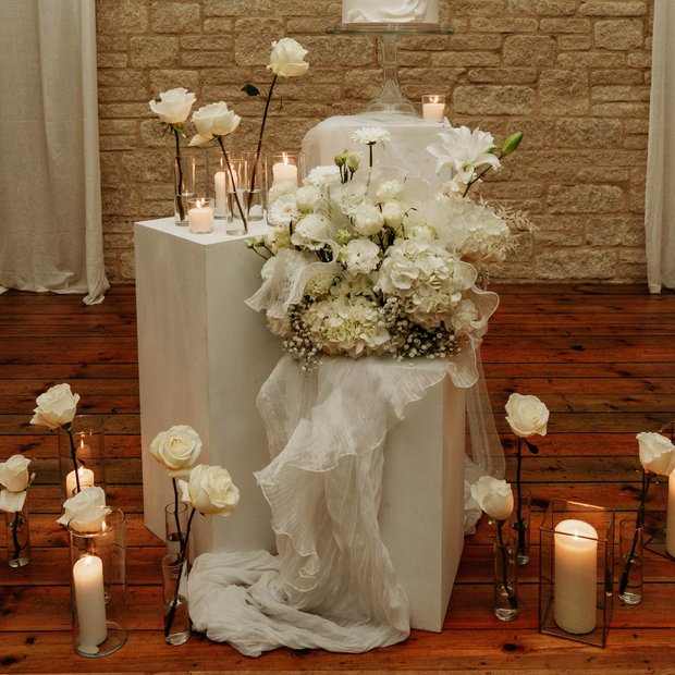 Ivory Pedestal (short)