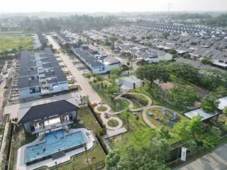 Club House + Kolam Renang