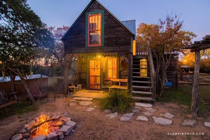 12 Cozy Cabins To Consider For Your Next Vacation Living In A