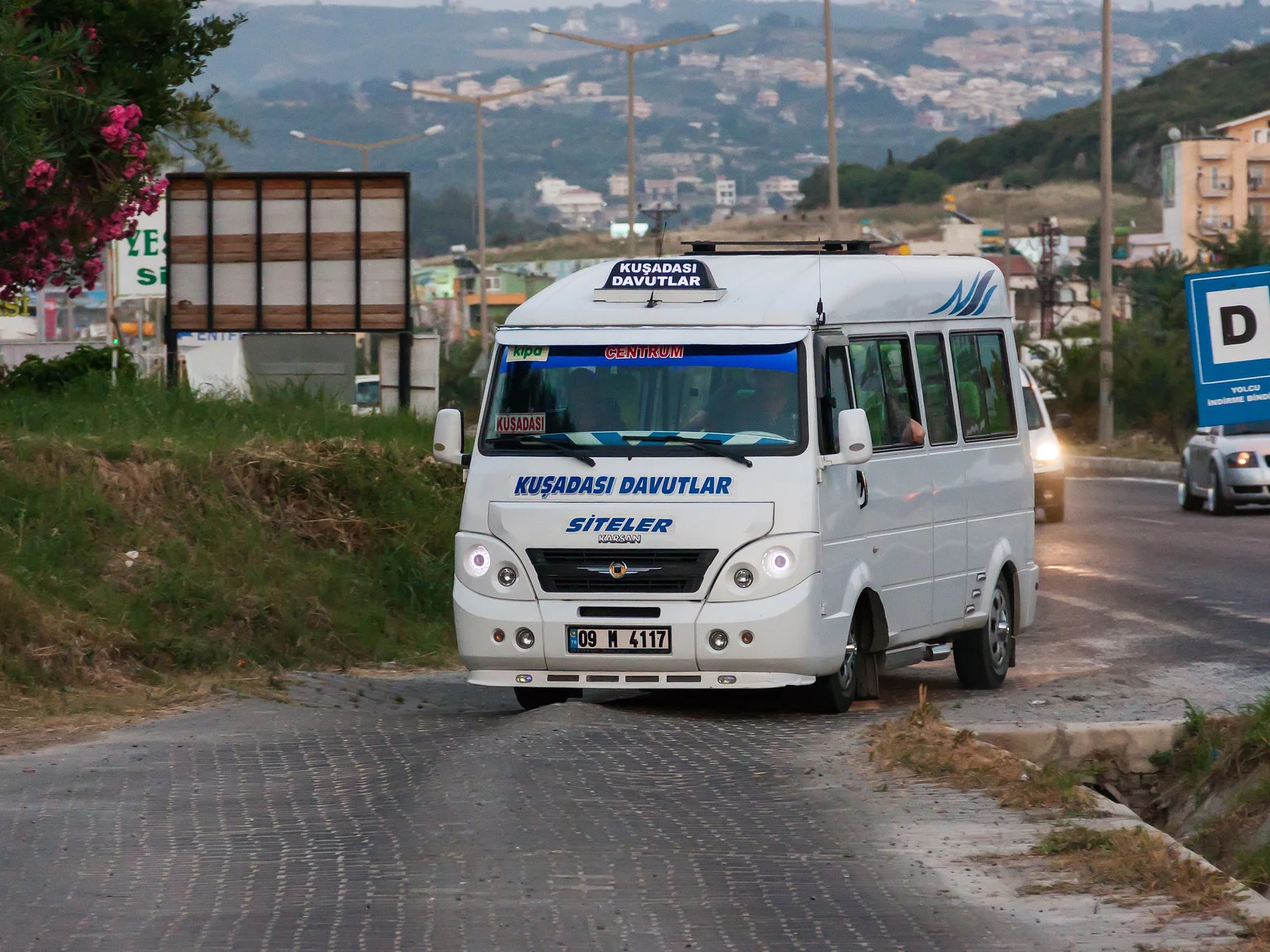 Kusadasi Dolmuş Guide: Routes, Fares, and How to Use Them