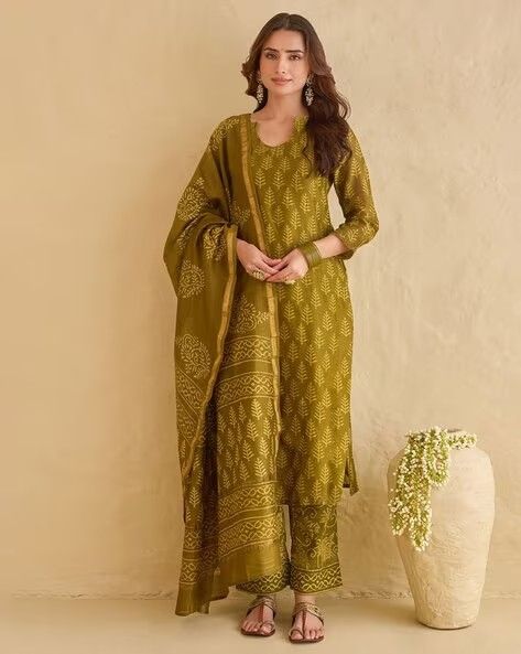 AJIO Loot: Kurta Set