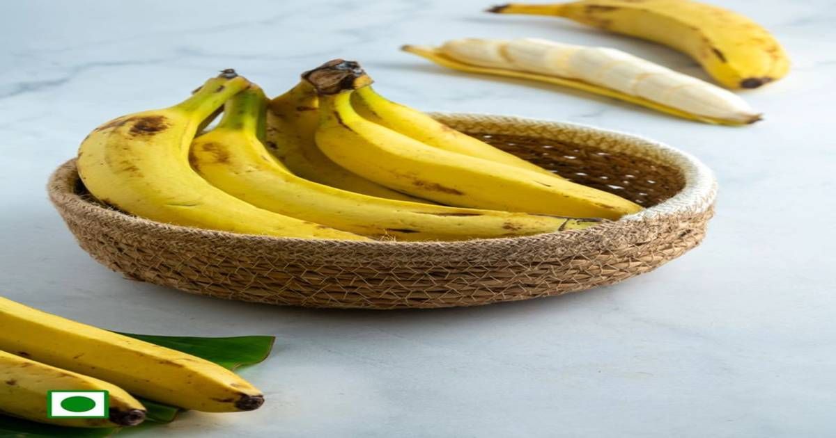 4 pcs banana @ 7 Rs and 8 pcs banana @ 12 Rs
