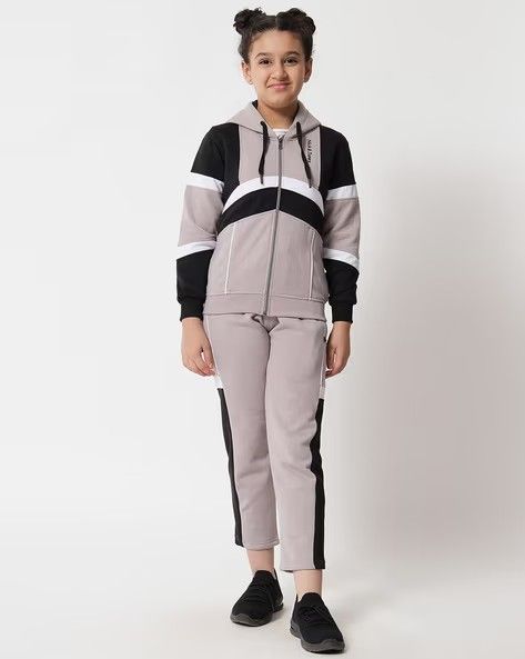 Dress , T Shirt & More Clothing Upto 75% Off + Coupon Discount