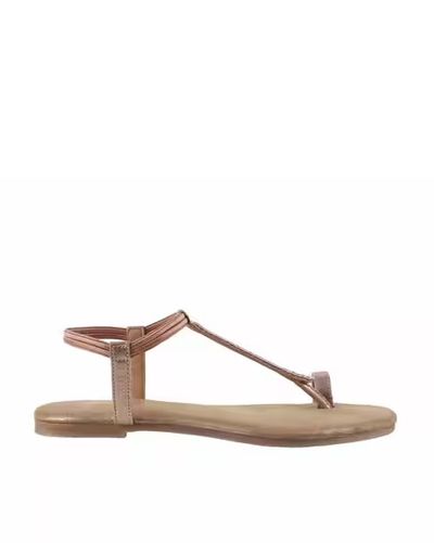 Mochi footwear upto 65% Off