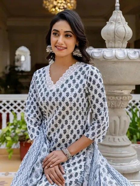 Upto 93% Off on Skylee Women's Kurta Sets