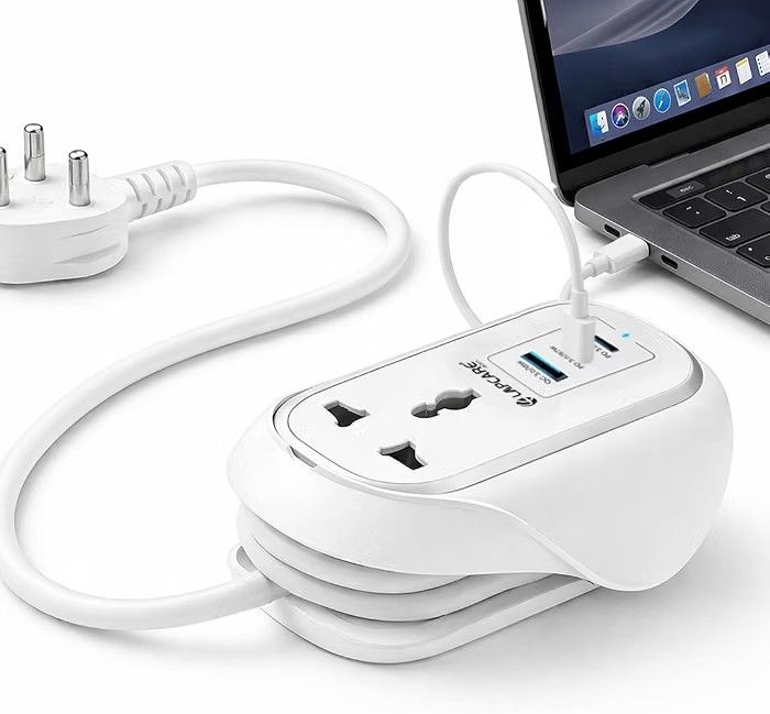 LAPCARE Grip 5-in-1 Desktop Power Strip with 67W GaN Fast Charging, 2 Universal 3 Pin Socket, 2 Type-C PD Ports, 1 USB-A Port