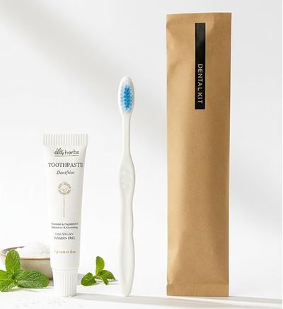 [Sample] Free Dental Floss with Pack-1Toothbrushes with Toothpaste (7g)