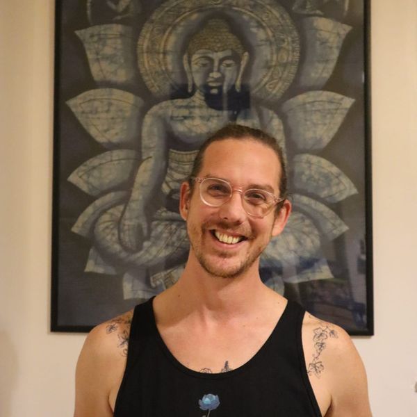 Soho, United Kingdom Nude Yoga Wellness Practitioners - Wellness Practitioners in Soho, United