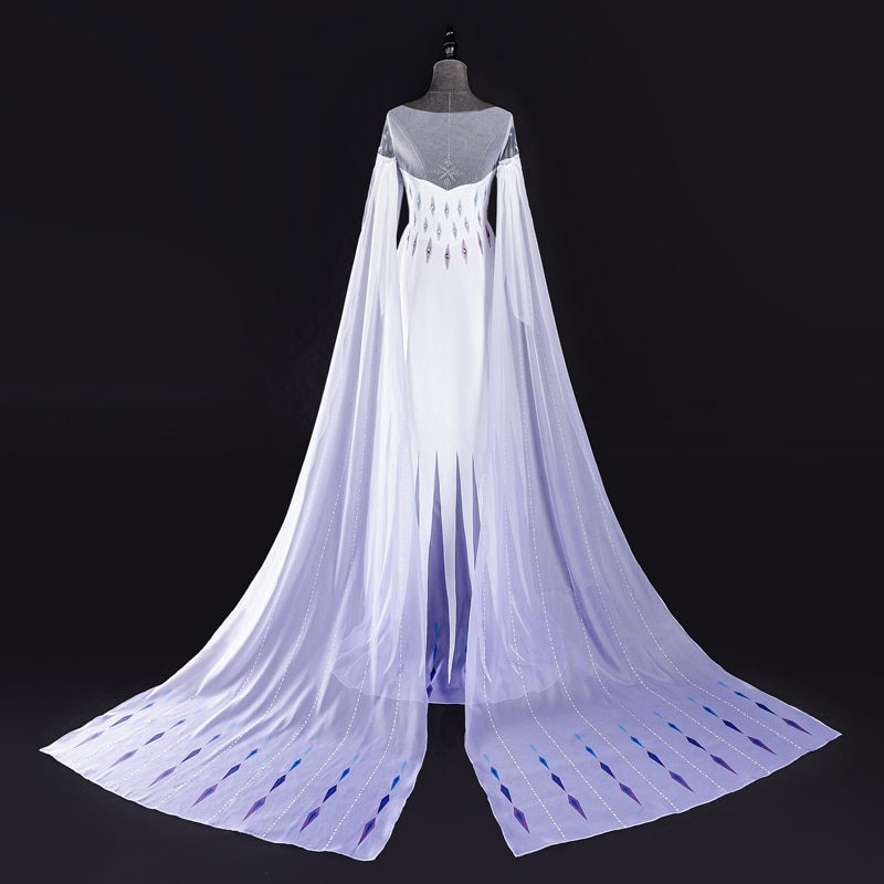 princess elsa white dress First look at Frozen 2 Elsa Master Craft statue in white dress