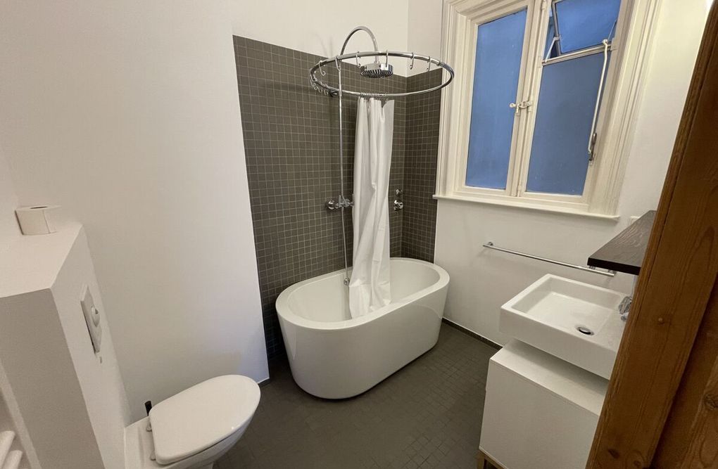 Charmante Altbauwohnung mit großem Balkon – Großzügiges Wohnen im Grindelviertel - Foto 4