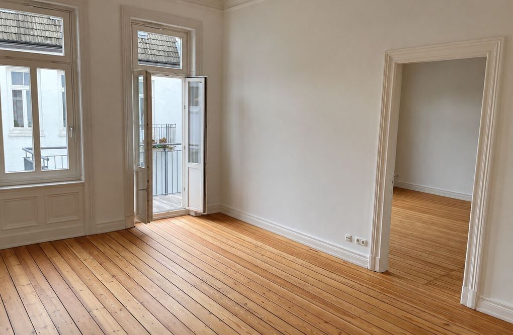 Charmante Altbauwohnung mit großem Balkon – Großzügiges Wohnen im Grindelviertel - Foto 2
