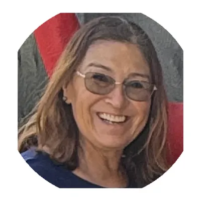 Photo of {{ member.name }}