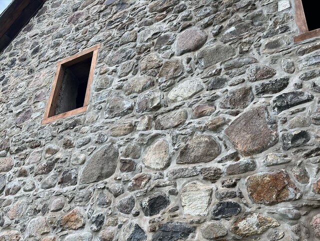 Stone masonry wall restoration