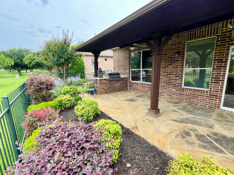 1413 Discovery Bay - Interior/exterior photo 2