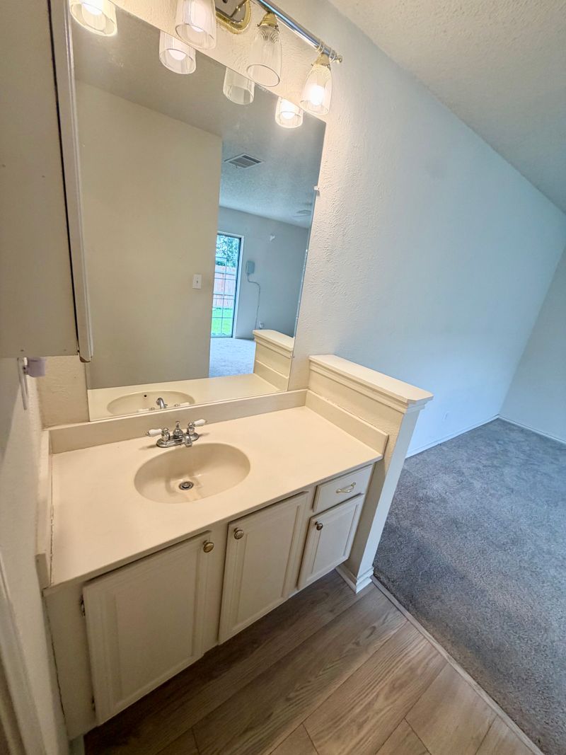 5536 Club Crest Dr. - Interior/exterior photo 19